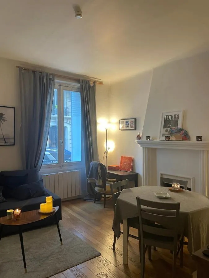 Paris : Superb Appartement De 47M2 0*,  France
